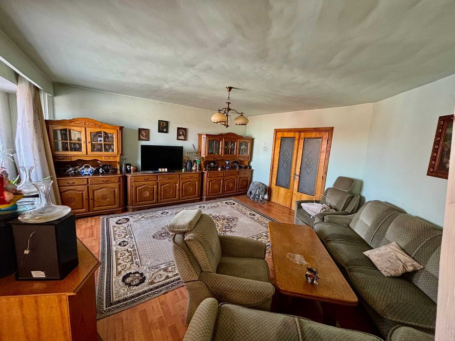 Apartament central cu 3 camere