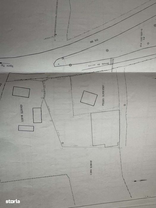 Vând teren 2000 mp cu clădire P+1