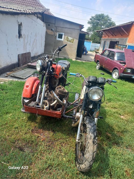 Продаётся Иж планета 5 , 2мотоцикла.