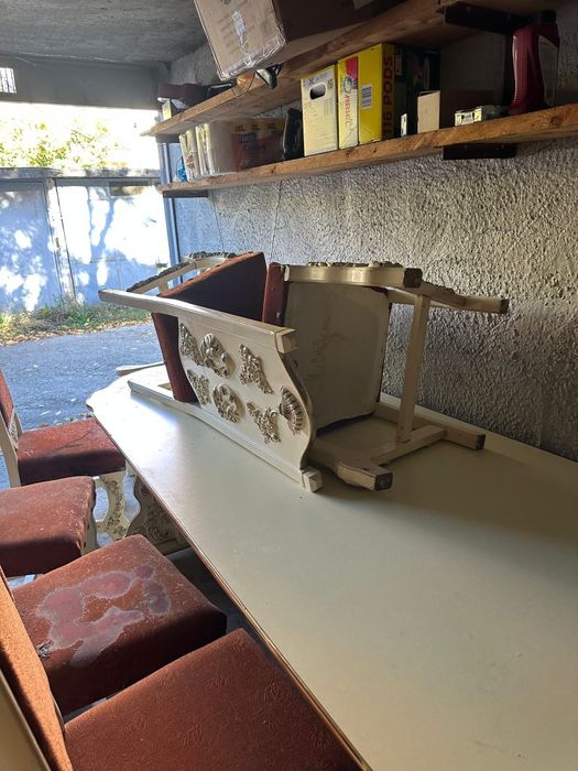 Vand set mese si scaune