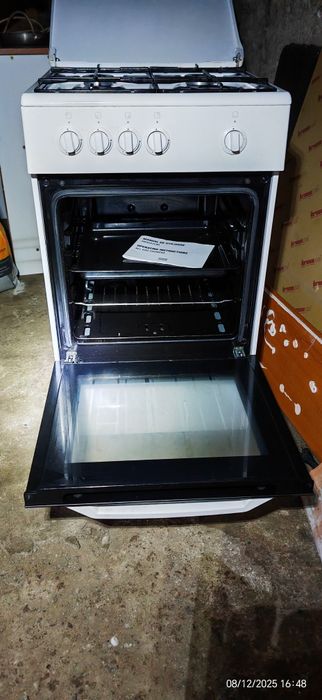 Vând aragaz arctic+ hotă cu tot cu dulapior