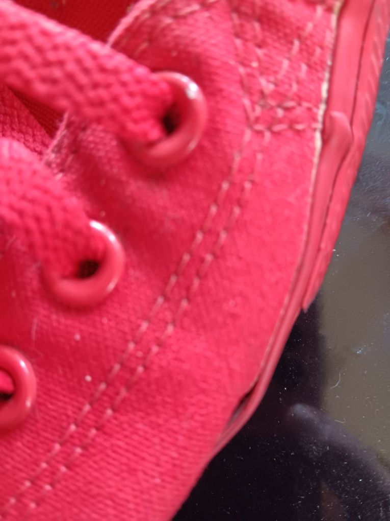 Converse кецове червени