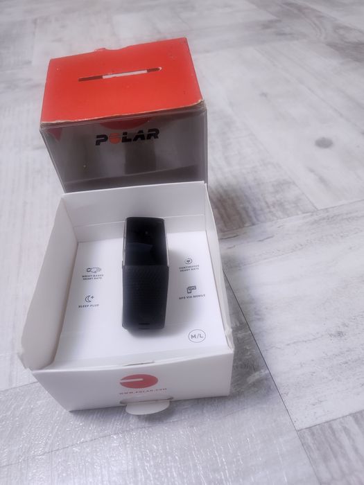 Ceas inteligentă tip bratara Polar