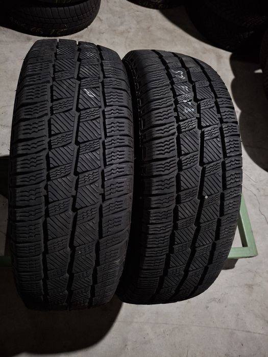 2 Anvelopele de iarnă 215 65 r16C Hifly