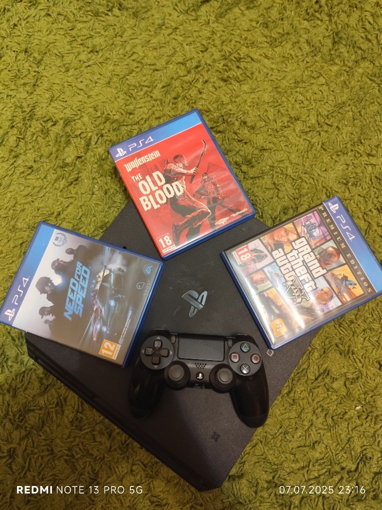 Продавам ps4 pro 1TB
