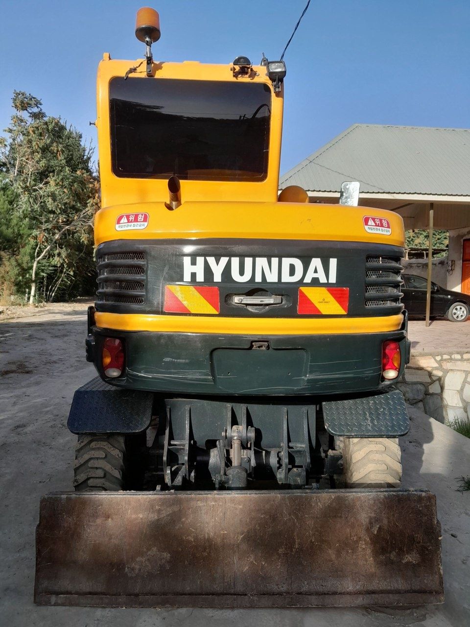 Ekskavator HYUNDAI 55I Sotiladi