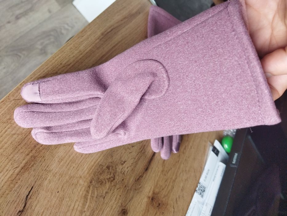 Дамски ръкавици - размер S.