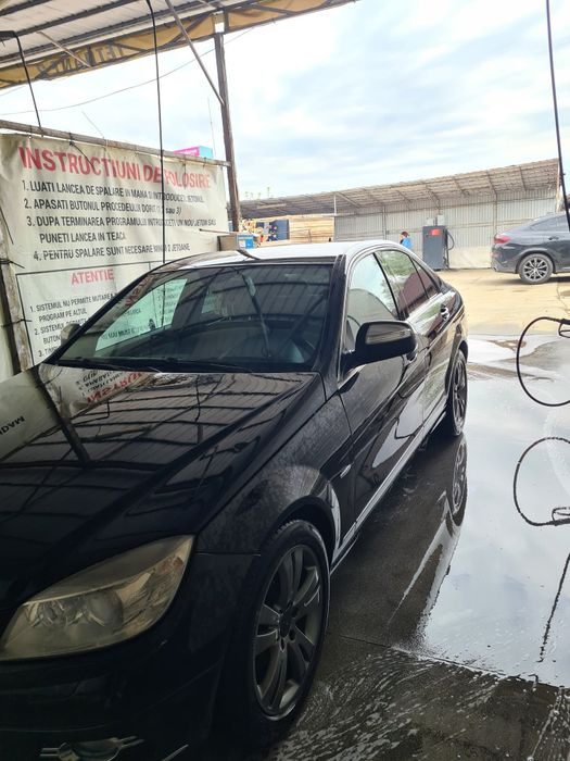 Vând Mercedes c 220
