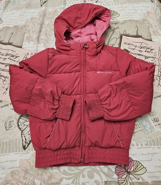 Яке за момиче CHAMPION