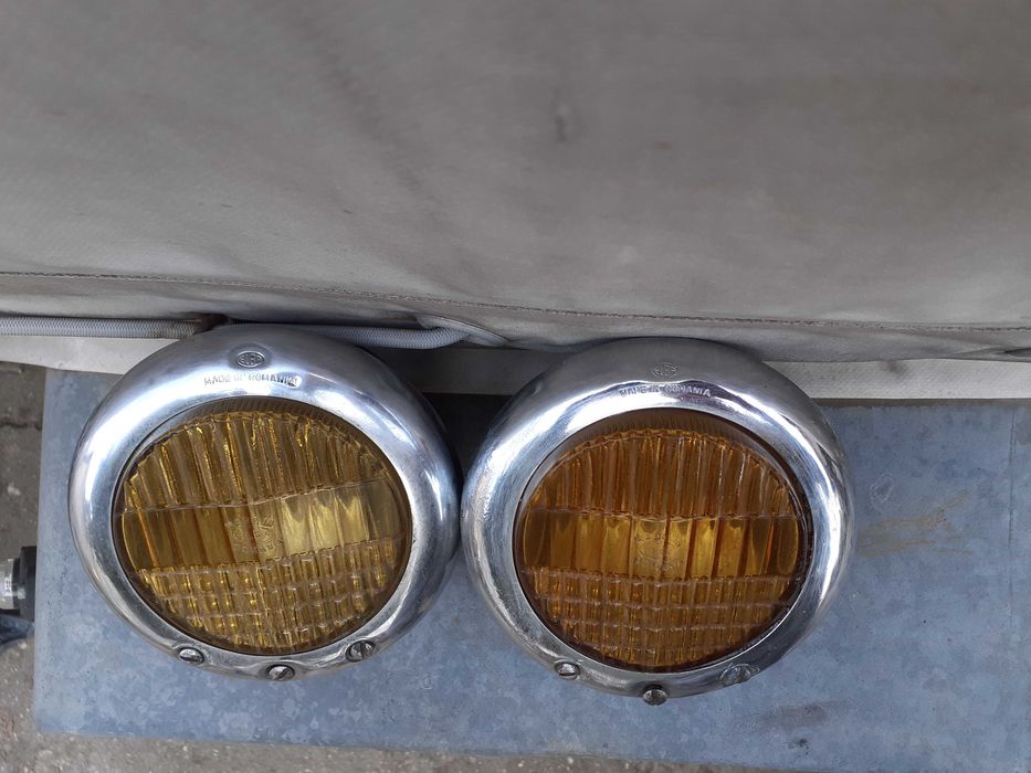 vand doua proiectoare IMS