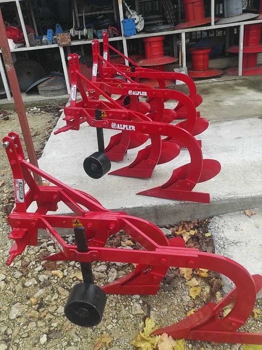 Малки плугове ALPLER за малки трактори