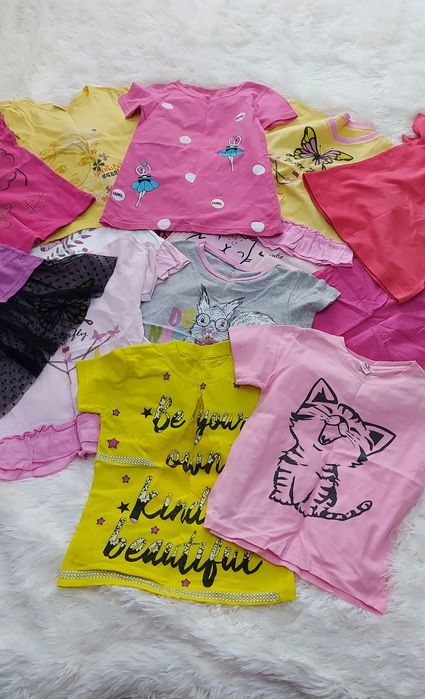 Фудболки для девочки с 3 до 6 лет 10 000 тенге.