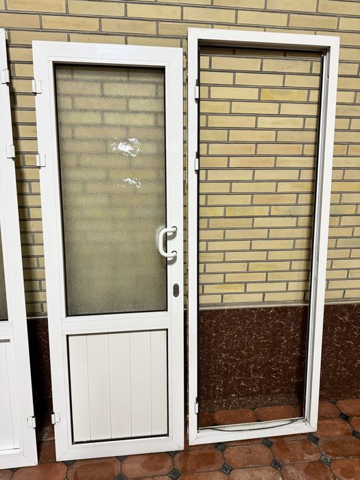 Akfa eshiklari sotiladi