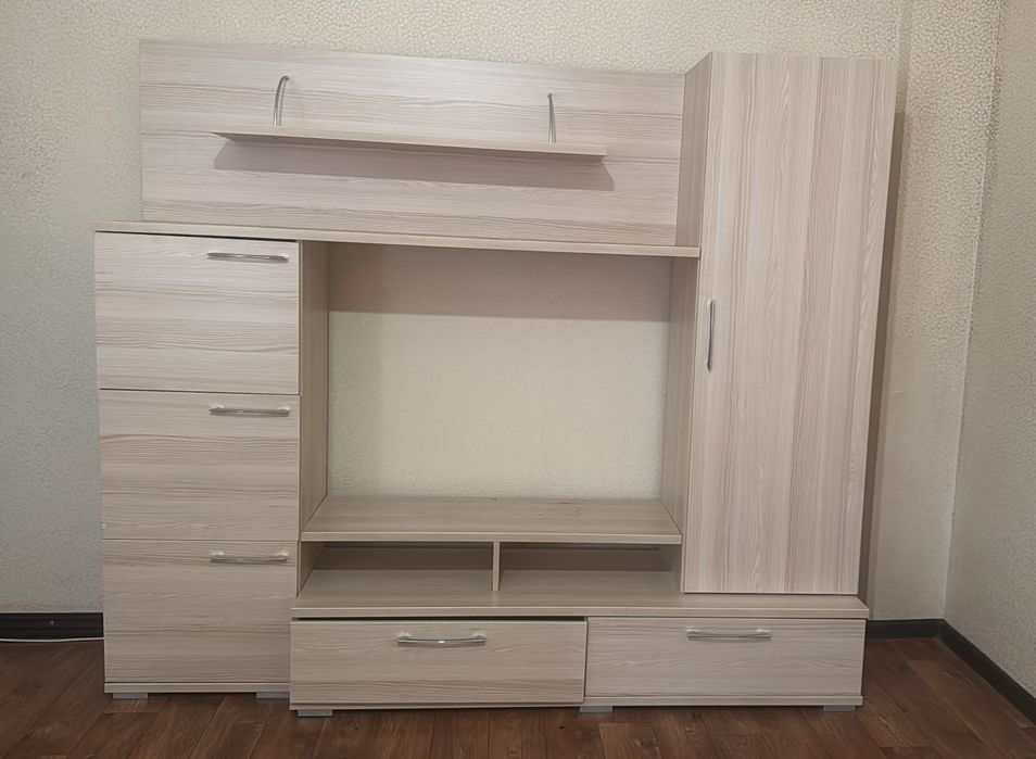 Продам горку с полками