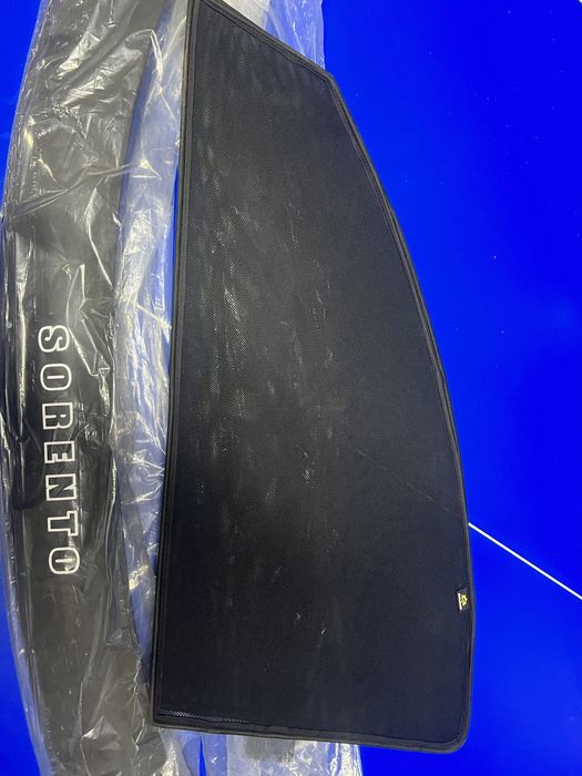 Продам шторку на киа соренто 2 поколения, покупал за 14.000