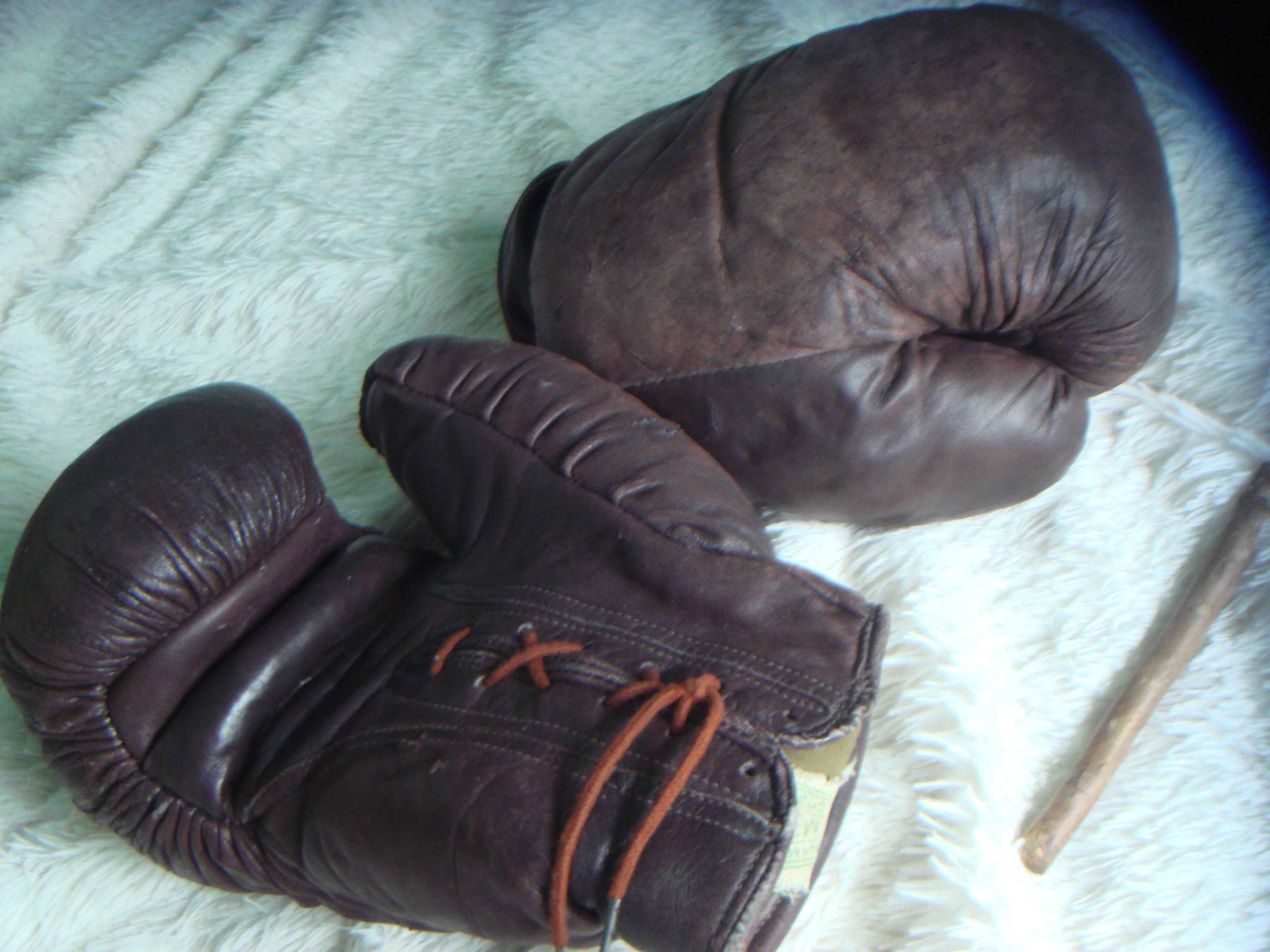 Перчатки Антикварные бокс 1940-50-х внутри типа соломы и историей