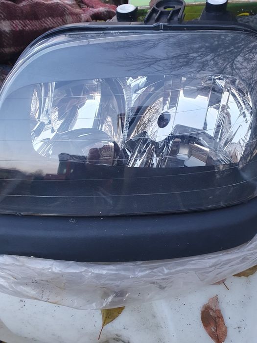 Vând far Fiat Doblo stânga nou
