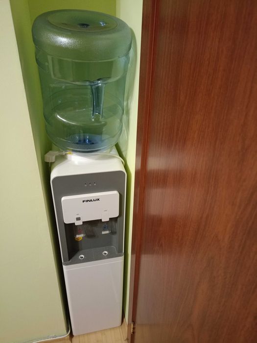 Диспенсър за вода