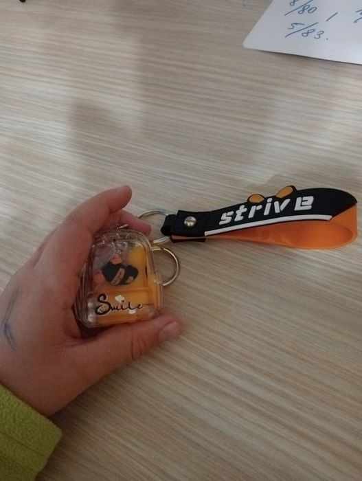 Breloc de ghiozdan cu clema