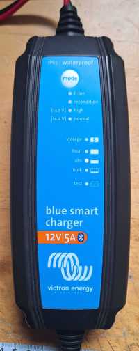 VICTRON Blue Smart Charger IP65 12V/5A  Bluethooth LiFePo4 Li-ion