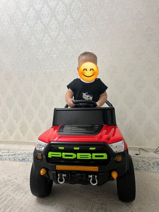 Машина для детей новая