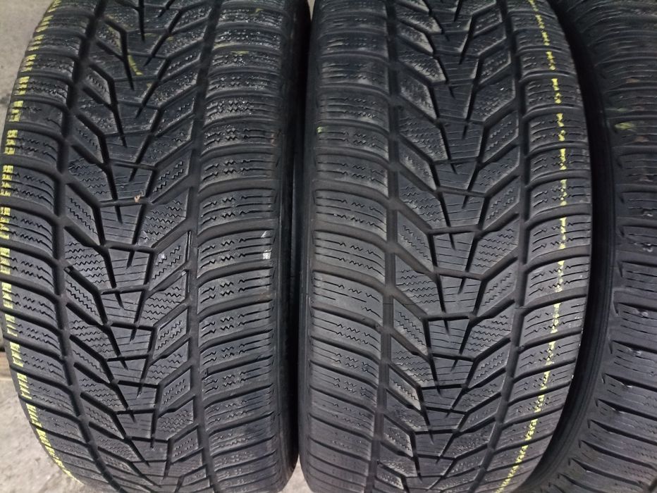 4 anvelope de iarna Hankook 2x275/40 R19 2x245/45 R19 dot 2021