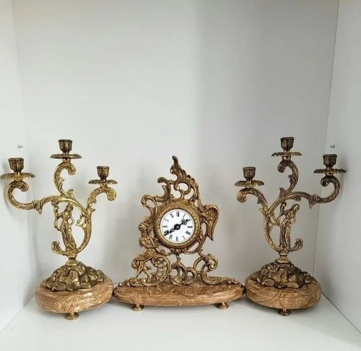Благородное каминное трио,часы и пара канделябров