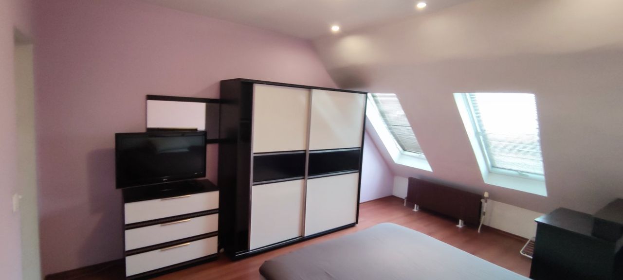 Дава се под наем Двустаен апартамент в Ямбол, Център - 52 кв.м за 229.5 € - Снимка #4