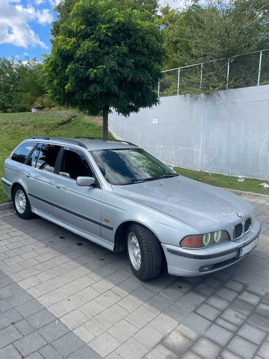 Продавам Bmw e39 520i