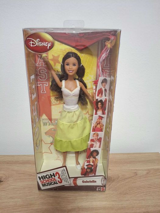 Vand papusa Disney- High School Muzical - Gabriella
