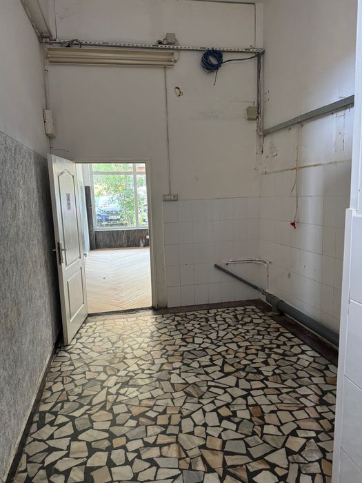 Închiriez spațiu comercial