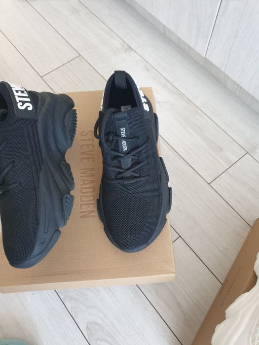 Adidasi Steve Madden marime 37