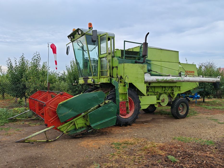 Combină Claas Dominator 80 schimb cu tractor 4x4