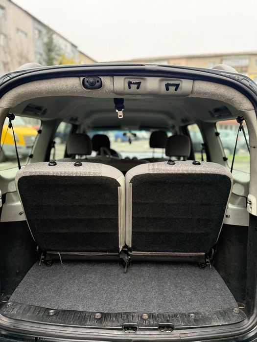 Vând Logan MCV 7 locuri 2008