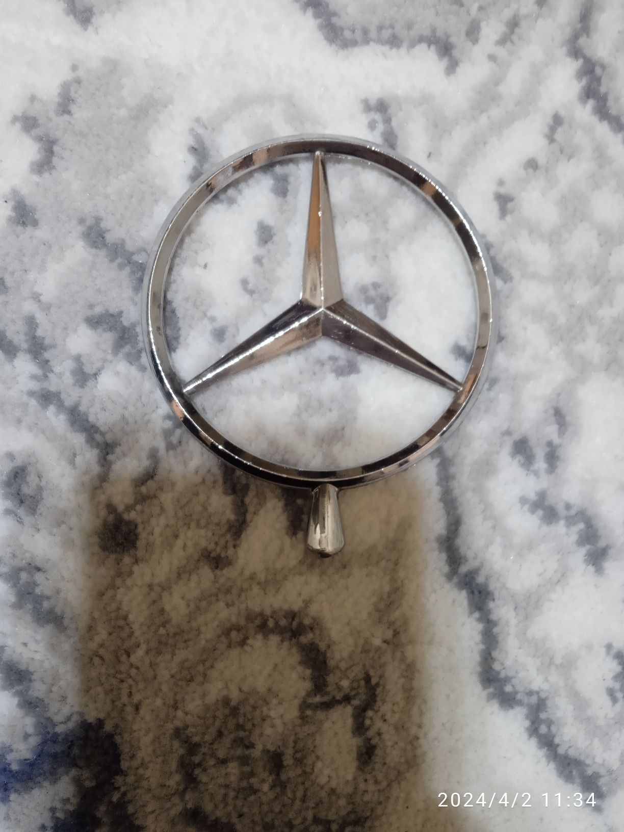 Продаю эмблему Mercedes Benz