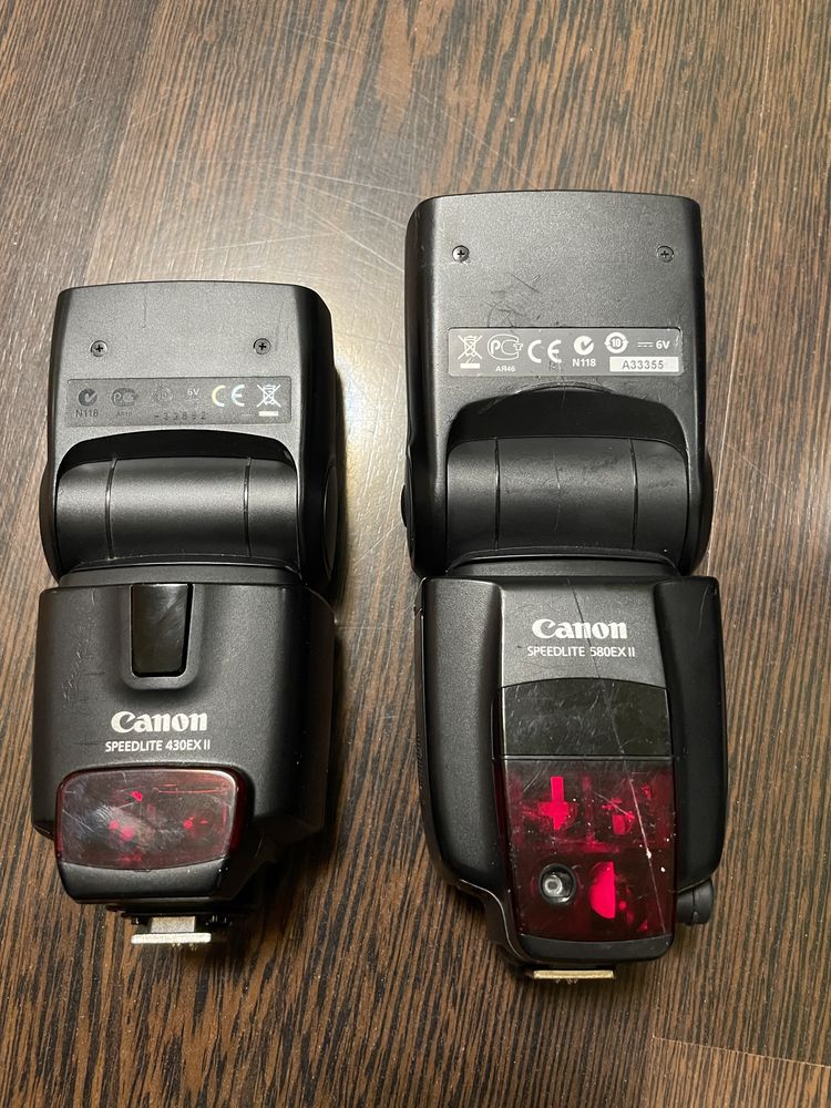 Две светкавици Canon. 430 EX II и 580 EX II
