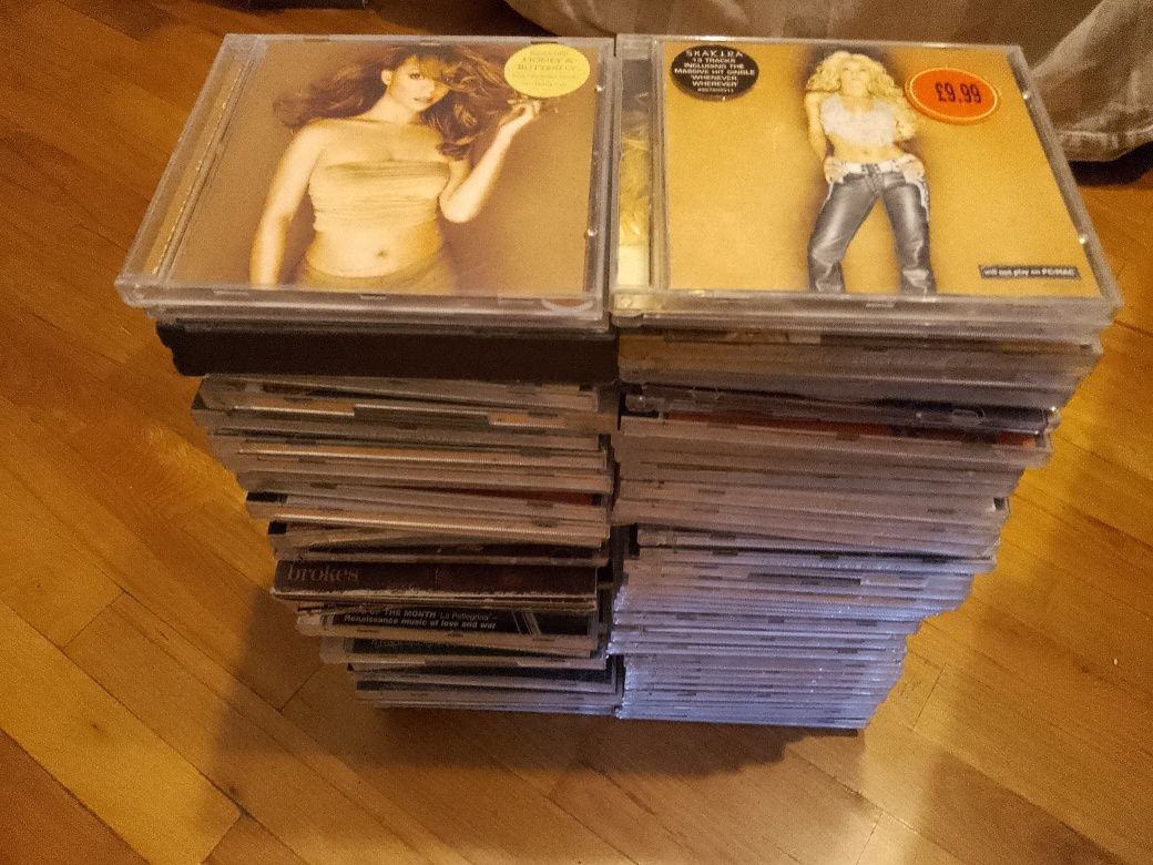 80 броя Оригинални дискове (CD) с английска музика