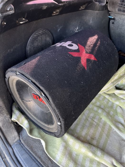 Продам сабвуфер срочно