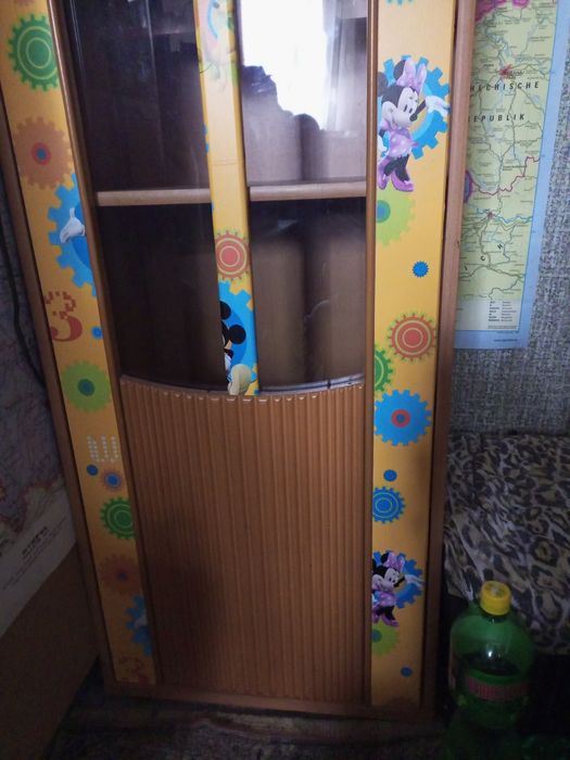 2 броя Шкафове по 30 лв, рафт за кухня 15 лв