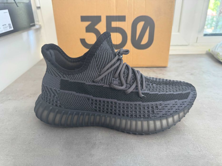 Adidasi Yeezy Boost 350 V2 - Adidas, Produs Nou Full Box, Premium