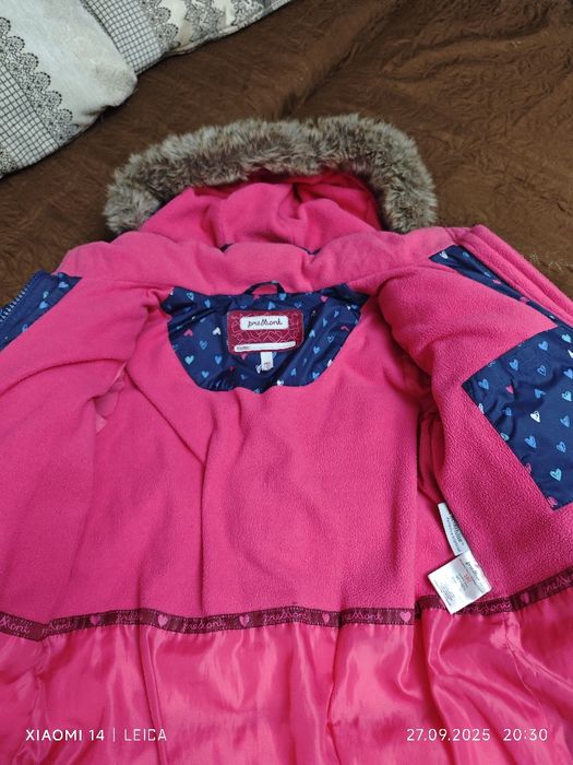 Продам зимнюю куртку на девочку.