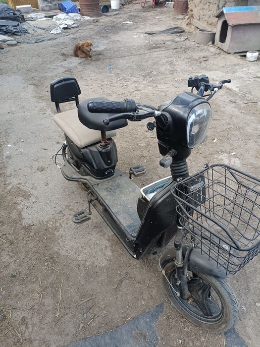 Vănd scuter electric cu semnalizări