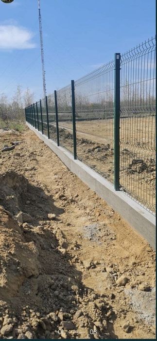 Vand garduri și porți la comanda clientului