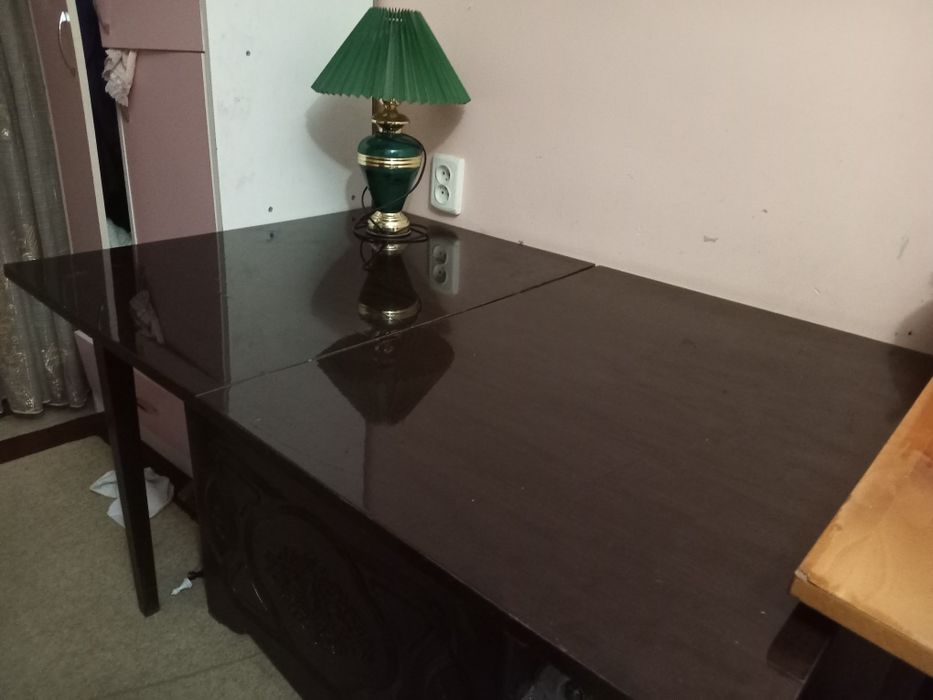 Продаётся мебель, стенка, детские шкаф две письменная столы в идеально