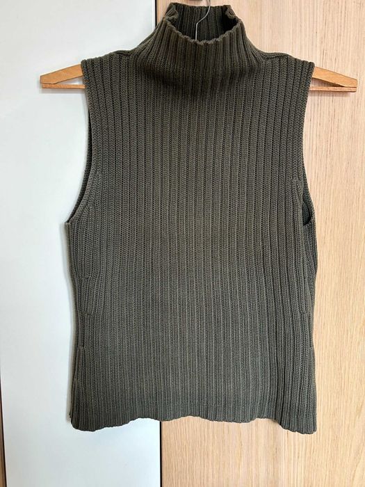 Дамски дрехи по 5 лв броя.