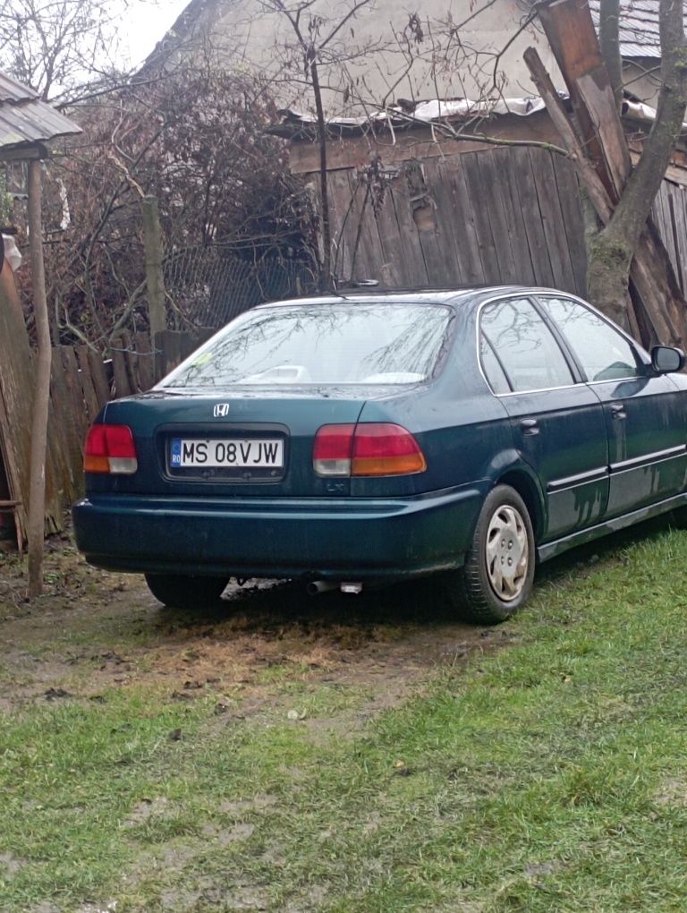 Vînd său schimb Honda Civic 96