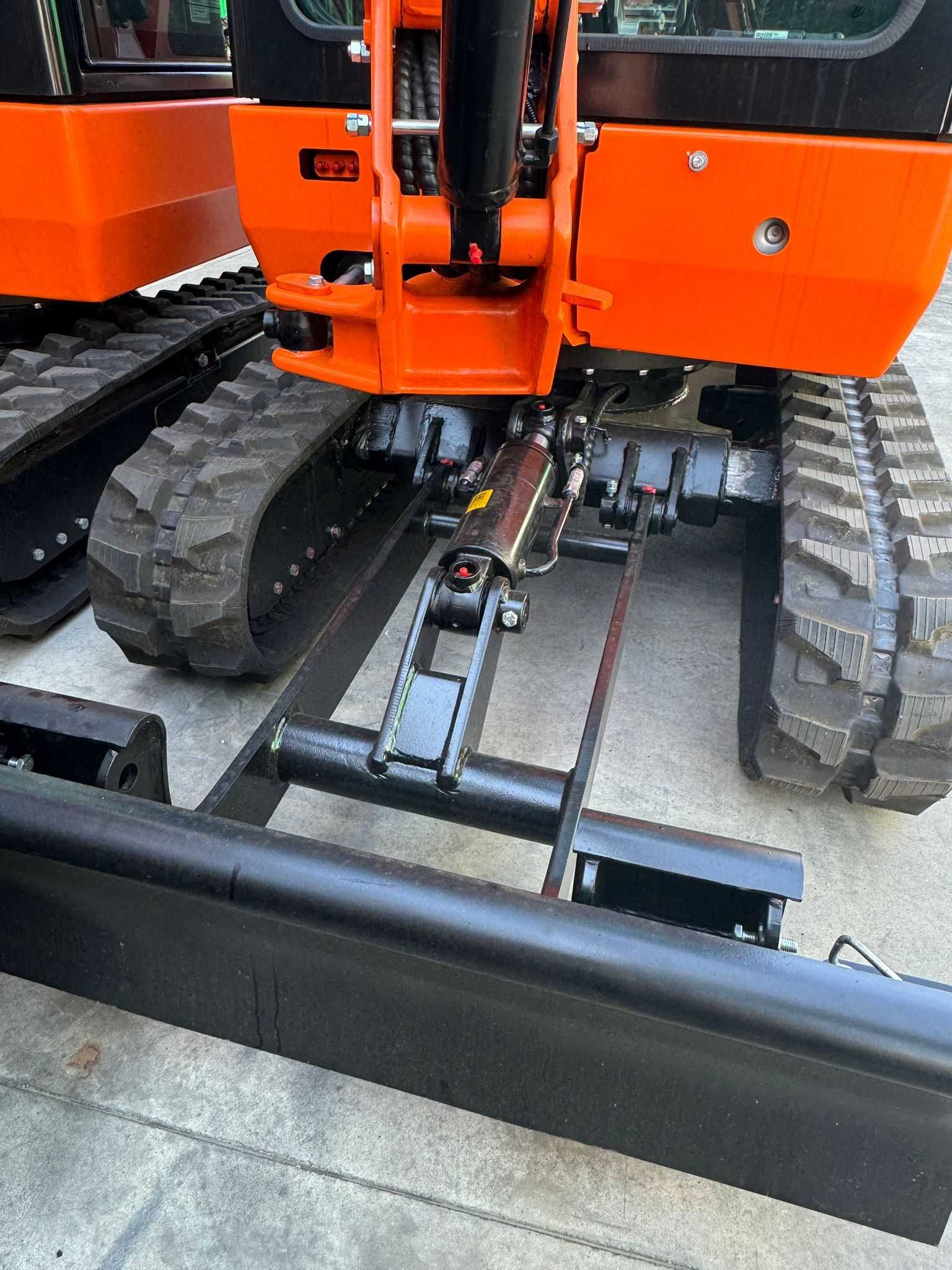 Mini excavator Valtruck 2,0t NOU Premium Motor YANAMR GARANTIE 3 ANI
