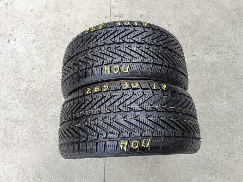 Doua anvelope noi de iarna 265 30 19 vredestein giugiaro