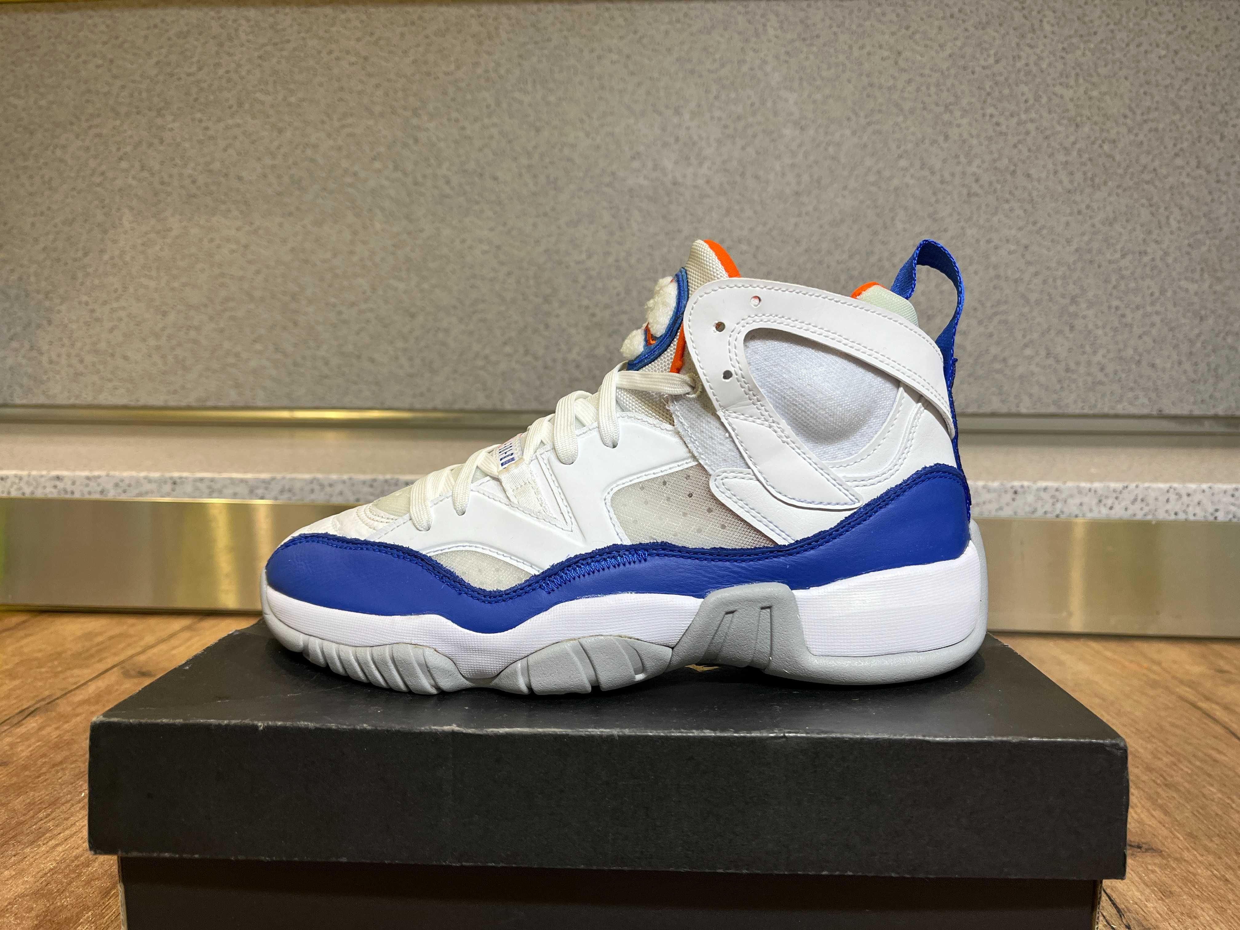 ОРИГИНАЛНИ *** Nike Air Jordan Jumpman Two Trey / Knicks White Royal