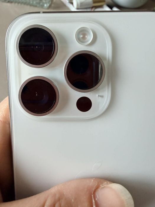 Iphone 15 pro ,128gb.